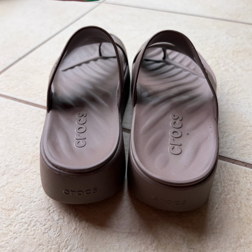 Crocs Getaway Platform Toe Loop in Truffle- Women… - image 10